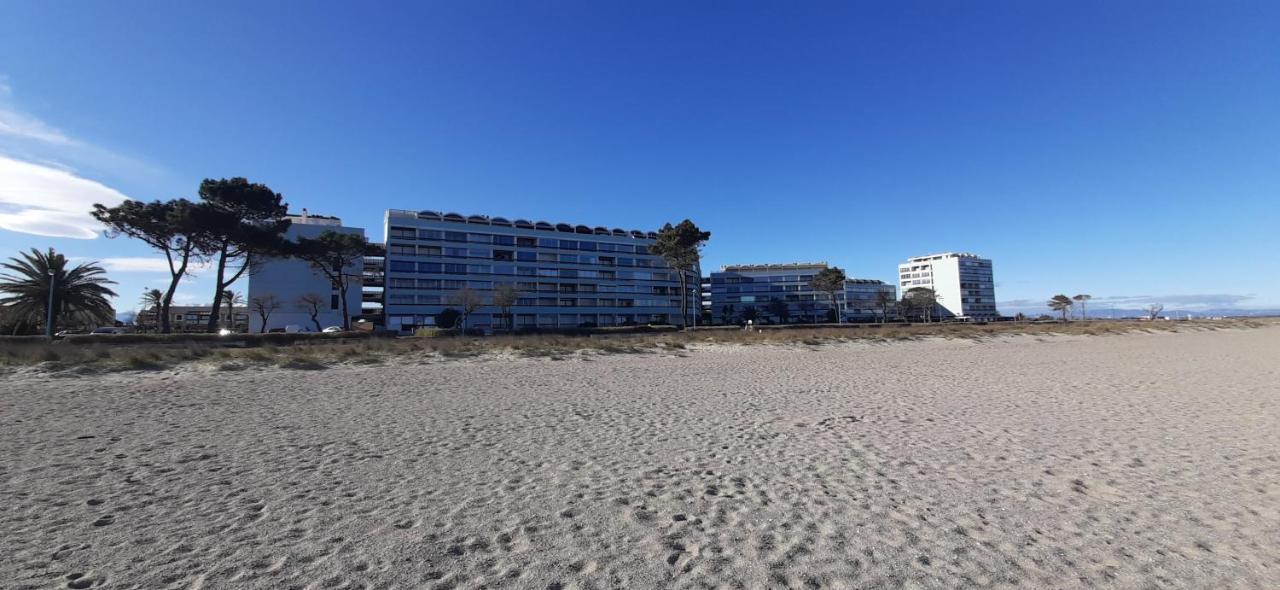 Port Cipriano Sur Les Toits , Vue Panoramique Sur La Mer Saint-Cyprien  Zewnętrze zdjęcie